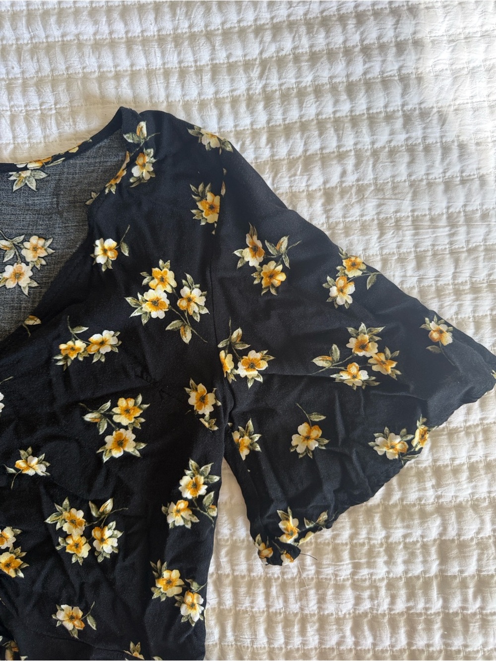 Women’s fall cropped top